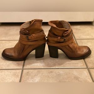 Freebird Blaze Cognac Booties Size 7 EUC